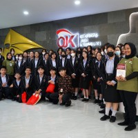 Kegiatan Outdoor Study Kelas X AK Ke Otoritas Jasa Keuangan